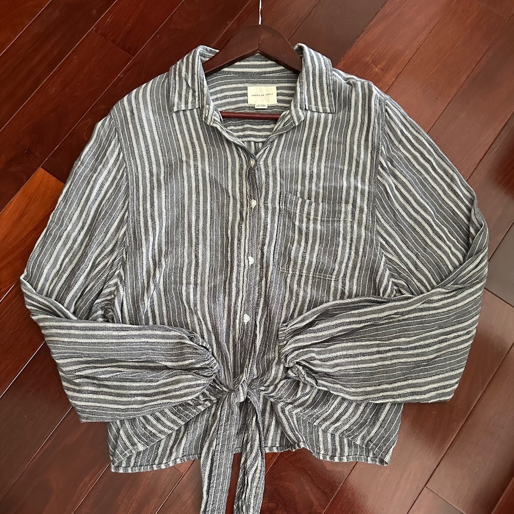 American Eagle Women's Blue Striped Long Sleeve Buttons Crop Top With Tie Size M
